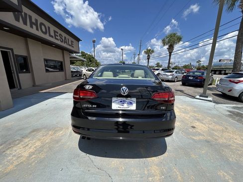 Used 2016 Volkswagen Jetta SE FWD image 6