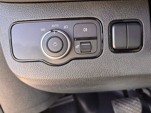 Used 2024 Mercedes-Benz Sprinter 2500 image 27