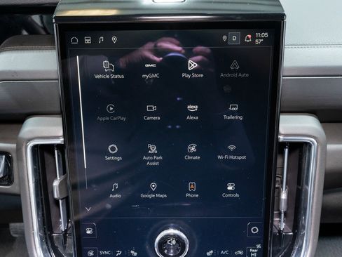 Used 2025 GMC Yukon XL Denali image 19