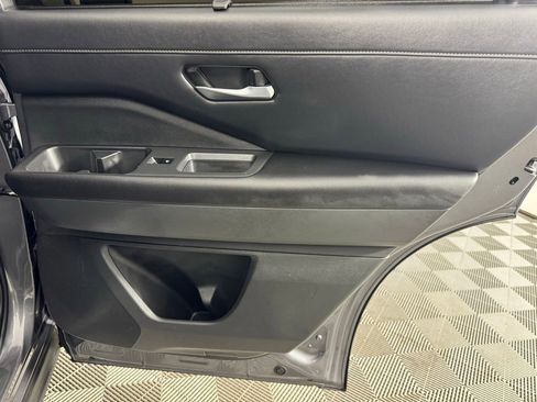 Used 2023 Nissan Pathfinder SL w/ SL Premium Package image 30