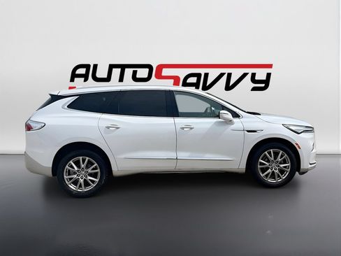 Used 2024 Buick Enclave Premium AWD/4WD image 8