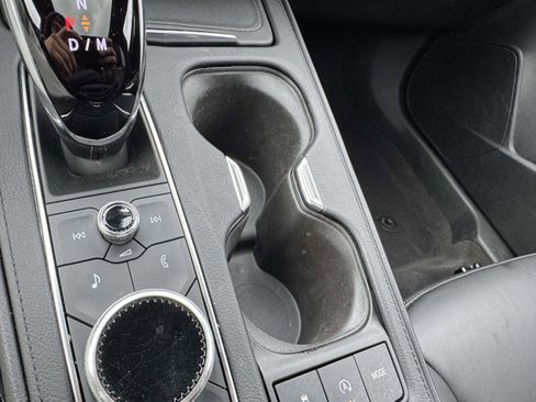 Certified 2023 Cadillac XT4 Luxury w/ Cold Weather Package image 17