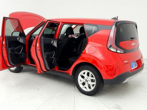 Used 2023 Kia Soul S image 11