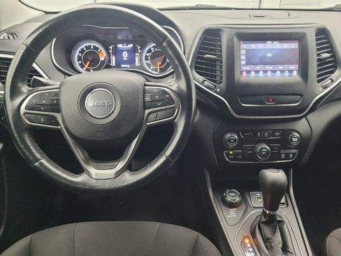 Used 2019 Jeep Cherokee Latitude w/ Cold Weather Group AWD/4WD image 22