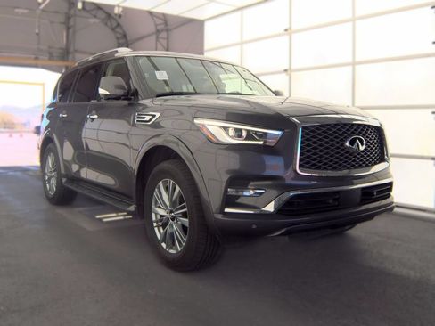 Certified 2024 INFINITI QX80 Luxe AWD/4WD image 3