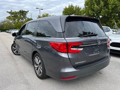 Used 2022 Honda Odyssey Touring image 2