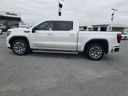 Used 2025 GMC Sierra 1500 Denali w/ Denali Reserve Package image 8