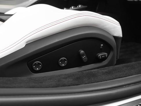 Used 2022 Ferrari F8 Tributo RWD image 23