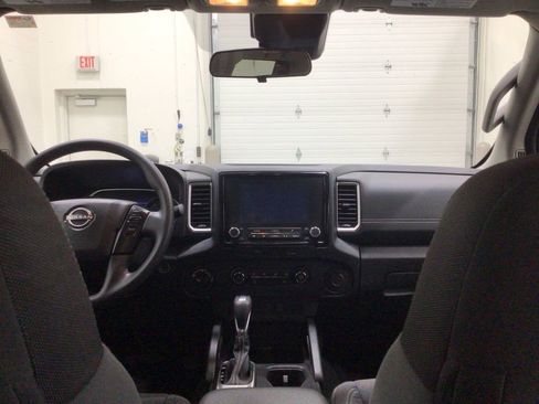 Used 2024 Nissan Frontier SV image 27
