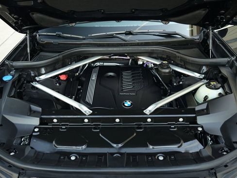 Used 2022 BMW X7 xDrive40i w/ Premium Package image 26