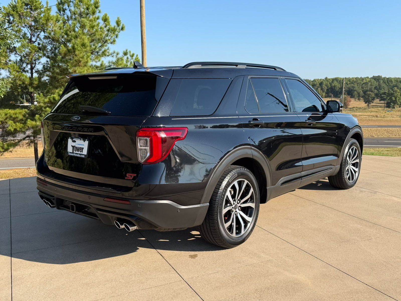 Used 2020 Ford Explorer ST w/ Premium Technology Package AWD/4WD image 6