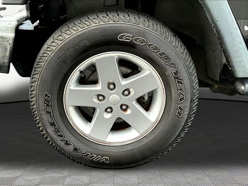 Used 2013 Jeep Wrangler Unlimited Sport AWD/4WD image 33