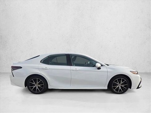 Certified 2024 Toyota Camry SE image 4