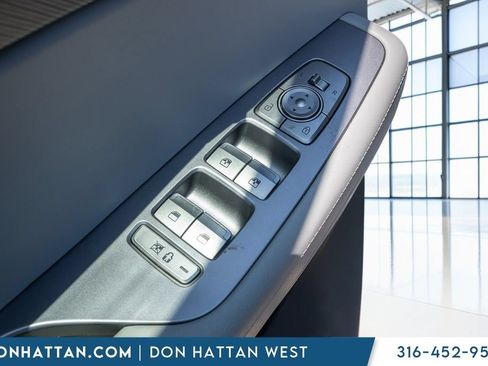Used 2025 Hyundai Palisade SEL FWD image 13