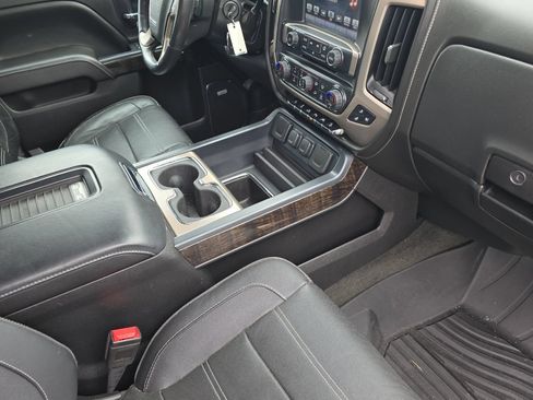 Used 2016 GMC Sierra 1500 Denali w/ Enhanced Driver Alert Package AWD/4WD image 15