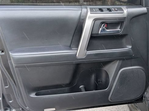 Used 2021 Toyota 4Runner SR5 Premium w/ Moonroof Package RWD image 9