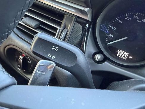 Certified 2024 Porsche Macan AWD/4WD image 29