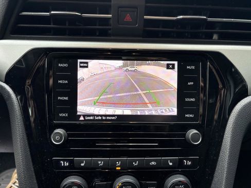 Used 2021 Volkswagen Passat 2.0T SE image 23