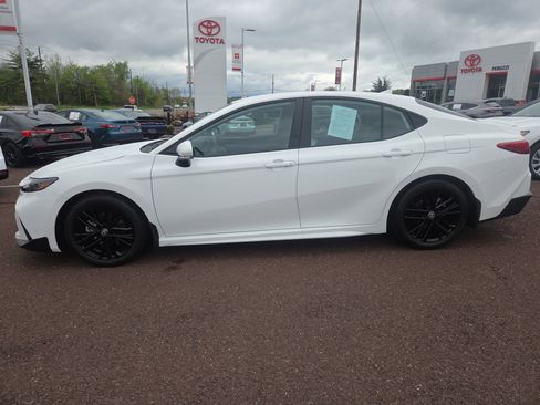 Certified 2025 Toyota Camry SE w/ Convenience Package FWD image 6