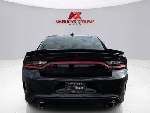 Used 2019 Dodge Charger Scat Pack w/ Navigation & Travel Group image 4