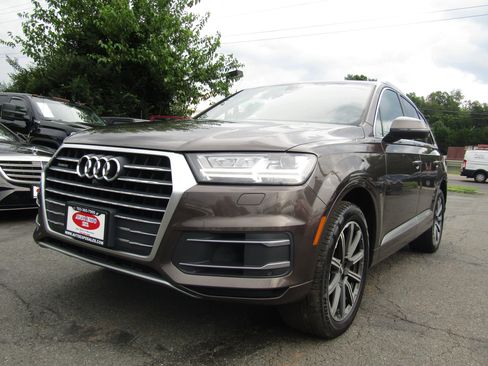 Used 2017 Audi Q7 3.0T Premium Plus w/ Premium Plus Package image 3