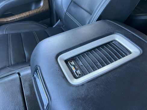 Used 2019 GMC Yukon Denali w/ Denali Ultimate Package image 22