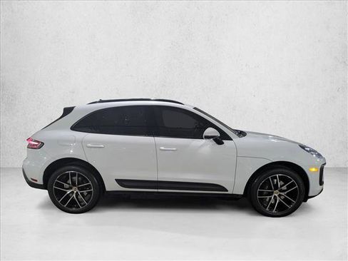 Used 2022 Porsche Macan image 4