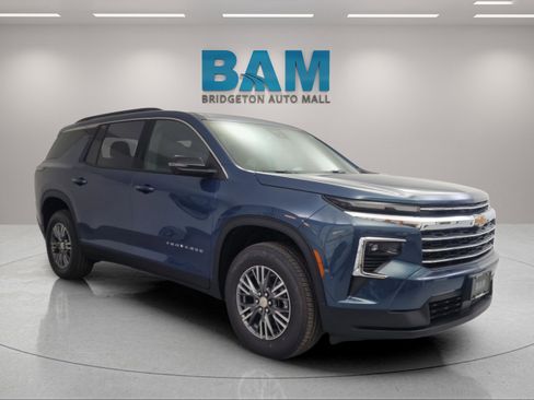 New 2026 Chevrolet Traverse LT w/ Driver Confidence Package image 1