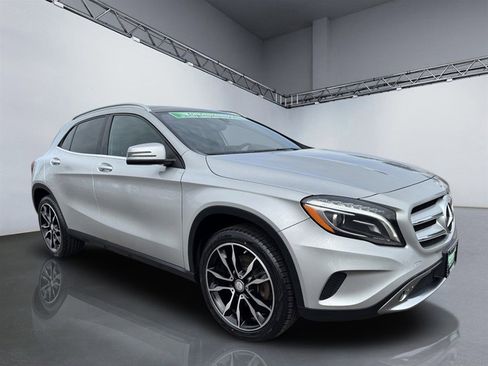 Used 2017 Mercedes-Benz GLA 250 4MATIC image 9