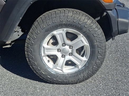 Used 2022 Jeep Wrangler Unlimited Sport image 12