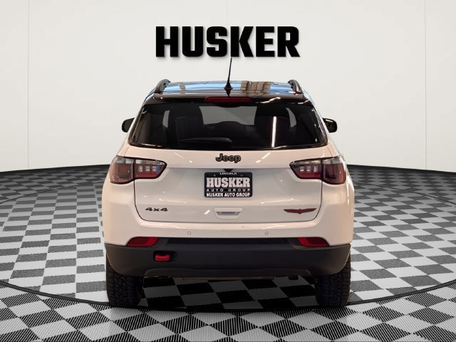 Used 2025 Jeep Compass Trailhawk AWD/4WD image 7