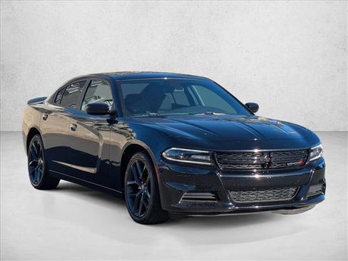 Used 2021 Dodge Charger SXT w/ Blacktop Package image 3