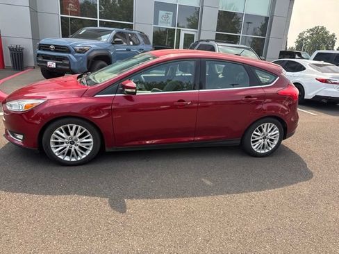 Used 2016 Ford Focus Titanium FWD image 3