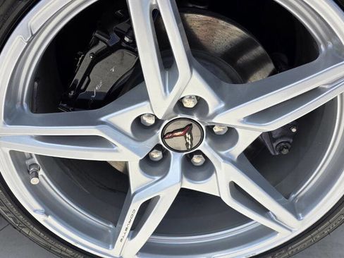 Used 2021 Chevrolet Corvette Stingray Coupe w/ 1LT RWD image 32