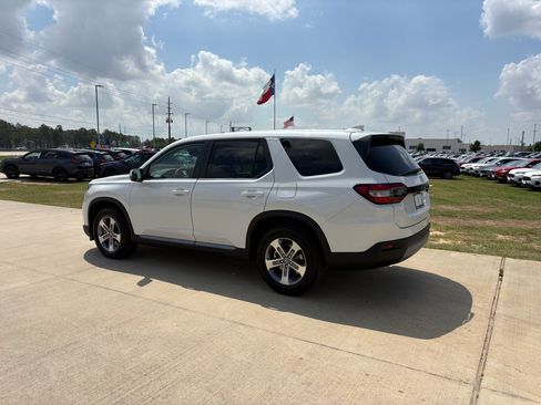 Certified 2025 Honda Pilot EX-L image 6