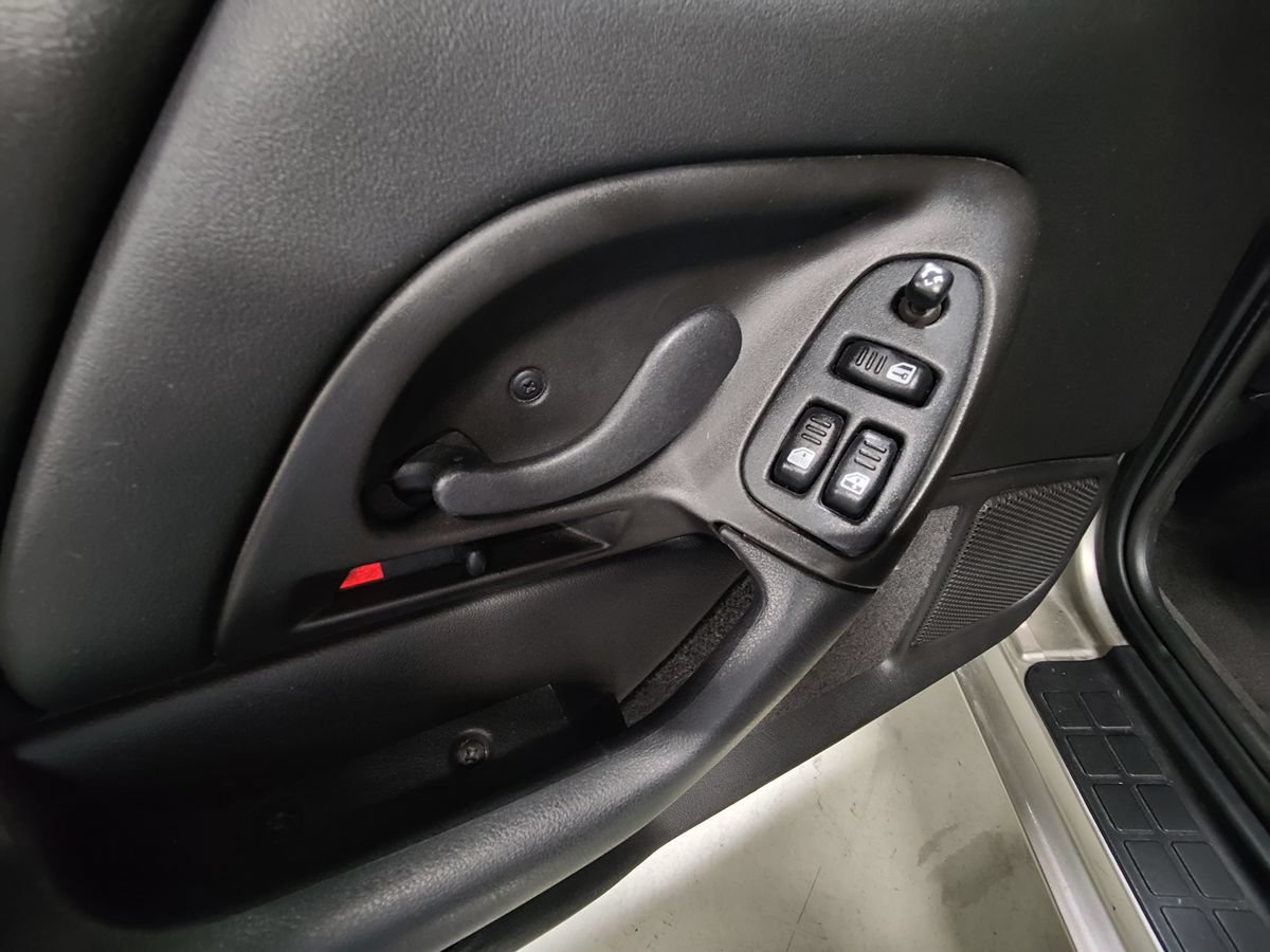 Used 2002 Chevrolet Camaro Z28 RWD image 29