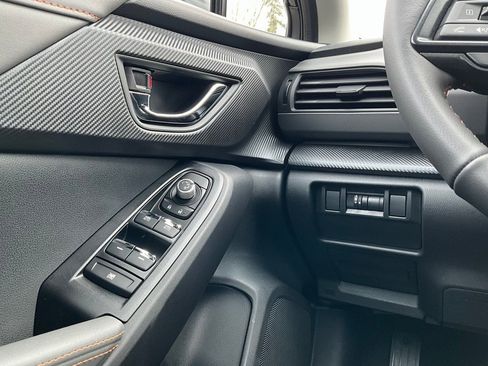 Certified 2025 Subaru Crosstrek 2.5i Limited w/ Crosstrek Mirror Package image 24