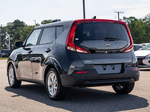 Used 2021 Kia Soul S FWD image 5