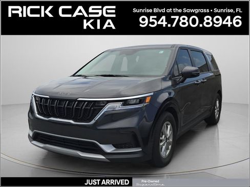 Used 2024 Kia Carnival LX FWD image 1