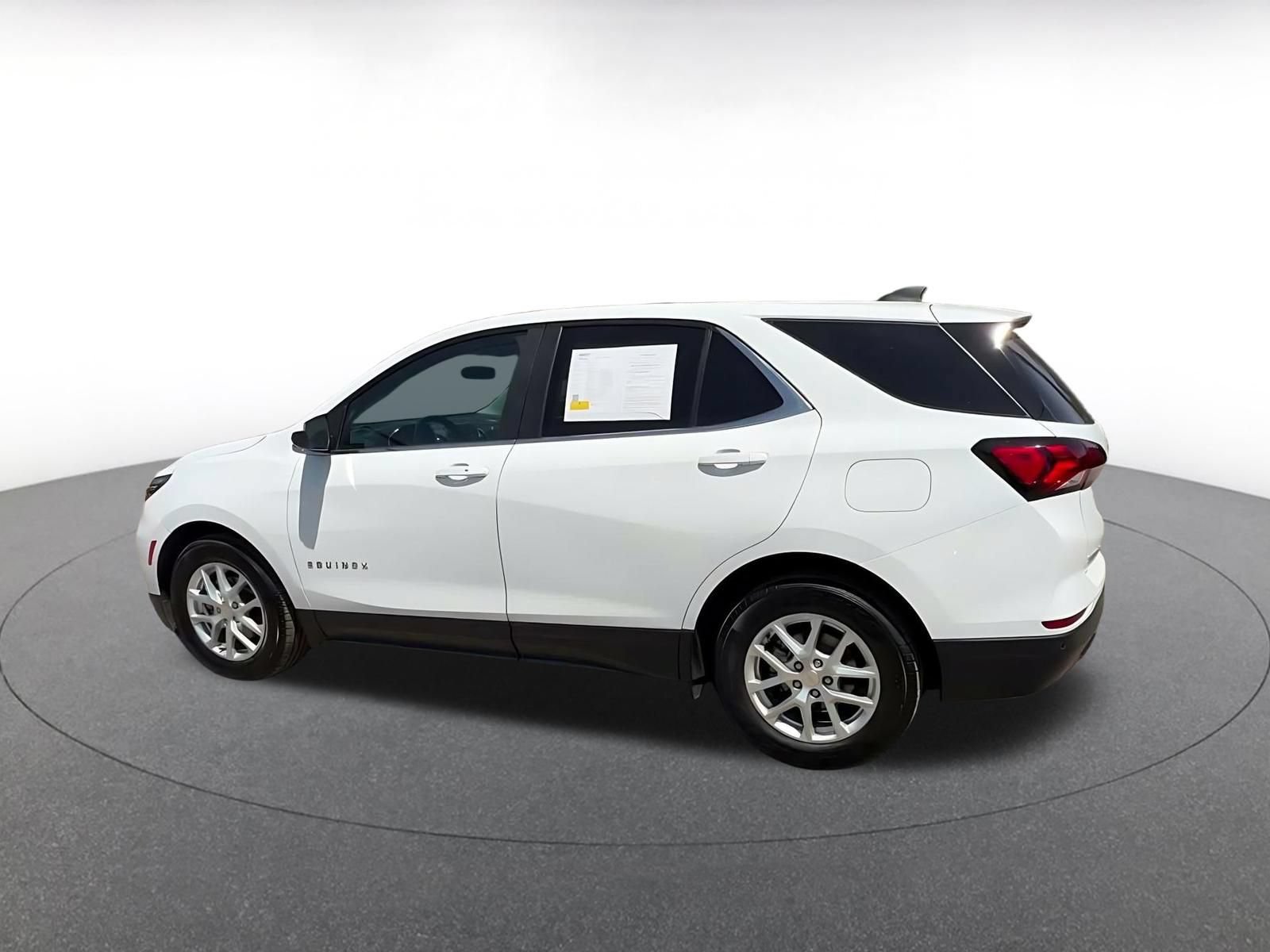Used 2024 Chevrolet Equinox LT FWD image 9