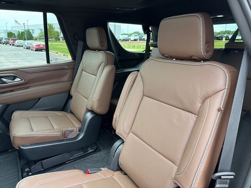 Used 2023 Chevrolet Tahoe High Country w/ Premium Package 2 AWD/4WD image 37