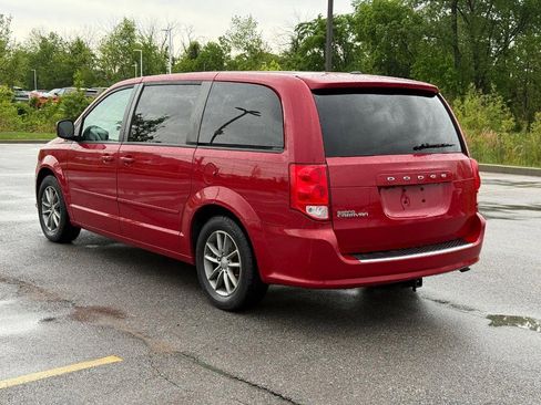 Used 2016 Dodge Grand Caravan SE FWD image 3