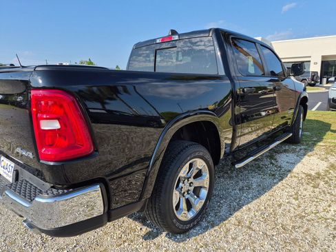 Used 2025 RAM 1500 Big Horn AWD/4WD image 4