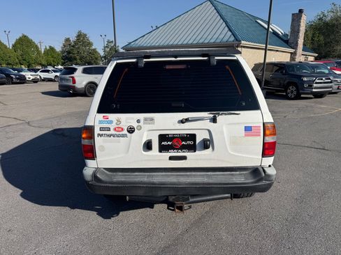 Used 1997 Nissan Pathfinder LE AWD/4WD image 4