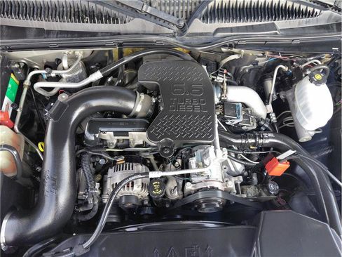 Used 2005 Chevrolet Silverado 2500 LS w/ Heavy-Duty Power Package image 21