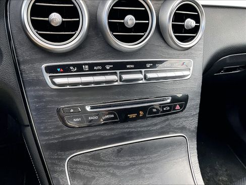 Used 2017 Mercedes-Benz GLC 300 4MATIC image 26