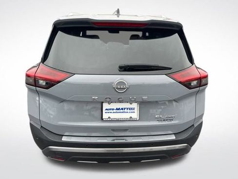 Used 2023 Nissan Rogue SL w/ SL Premium Package image 4