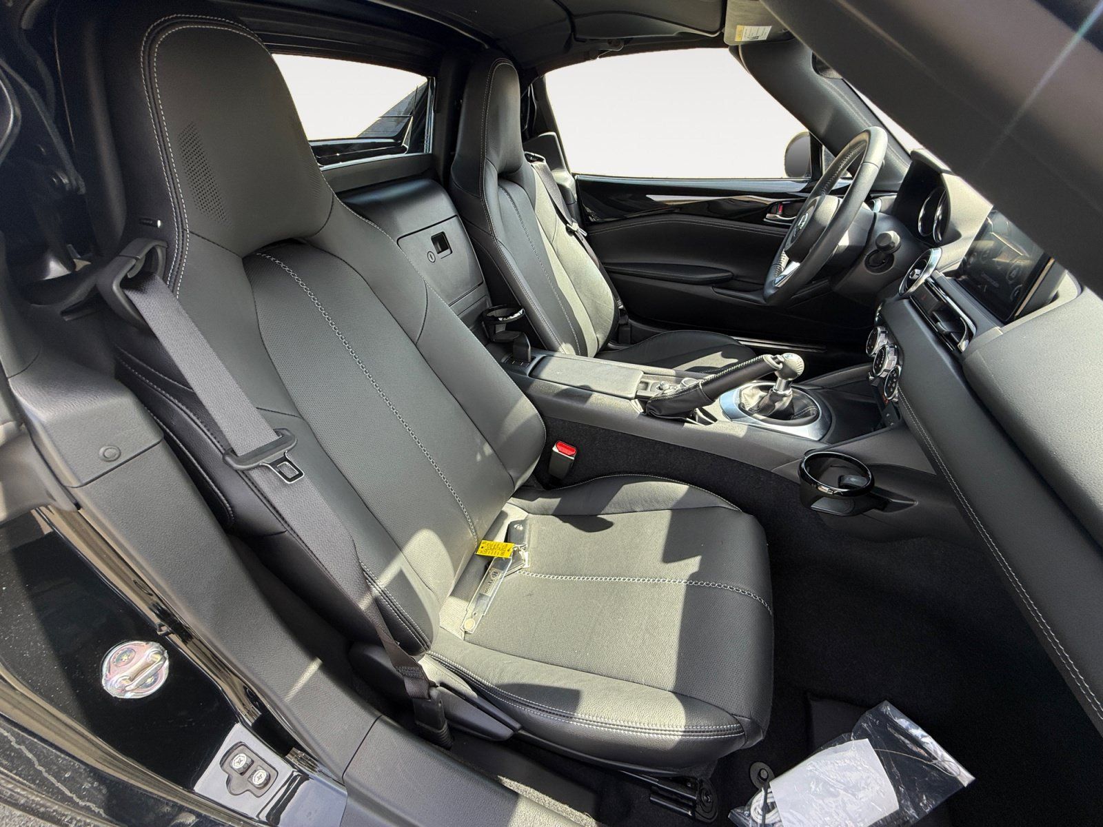 Used 2022 MAZDA MX-5 Miata RF Grand Touring RWD image 17