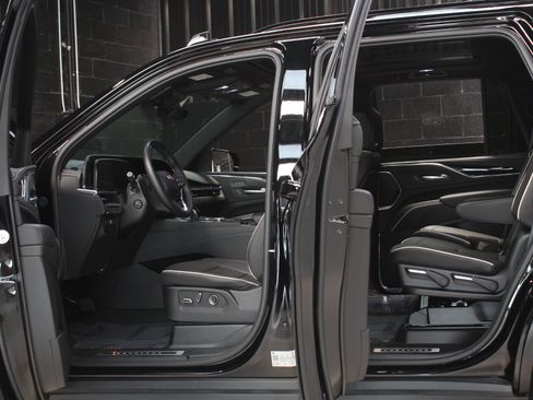 Used 2024 Cadillac Escalade Sport w/ LPO, ONYX Package AWD/4WD image 27