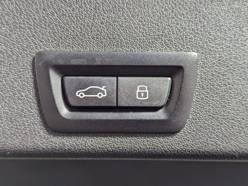 Used 2024 BMW X6 xDrive40i image 45